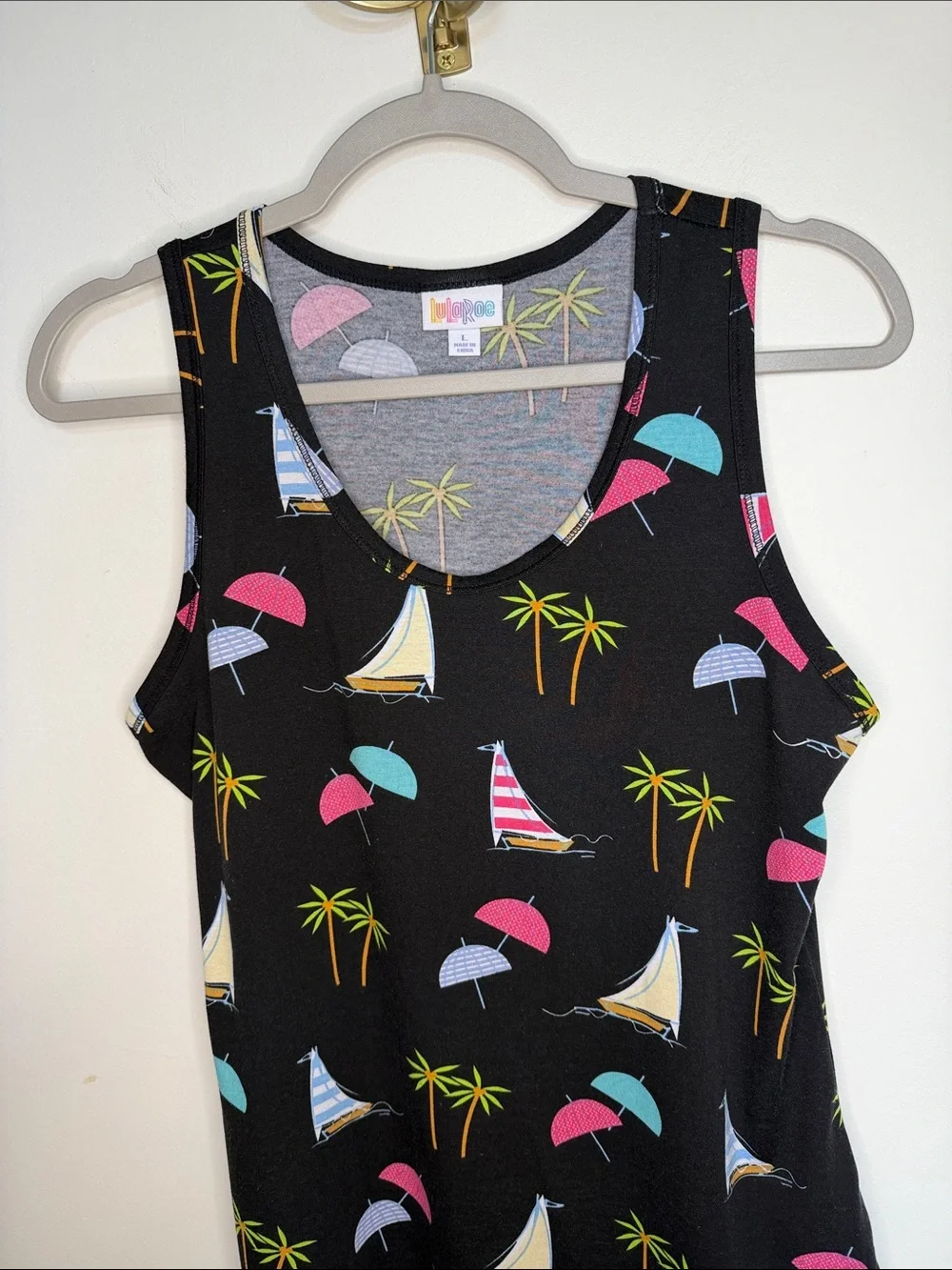 LuLaRoe Black Beach Themed Tank Size Large - Picture 2 of 4